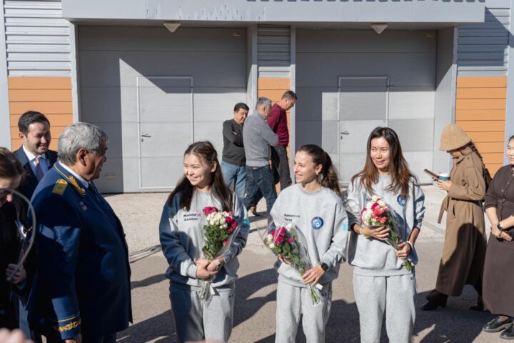 Завершён первый в Казахстане эксперимент женского космического экипажа SANA-1