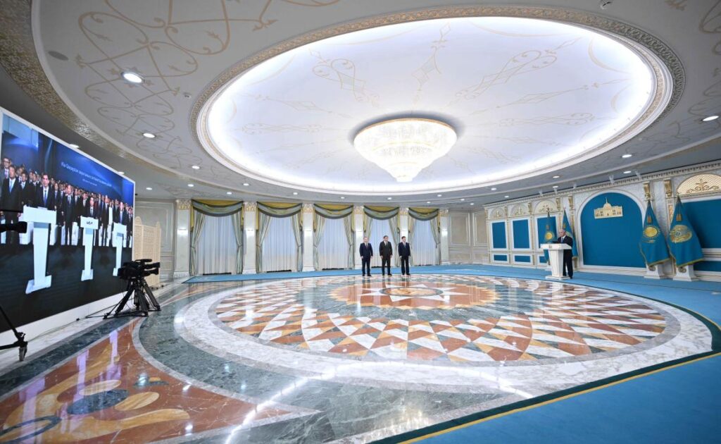 KIA Qazaqstan президент Токаев открывает завод по телемосту.