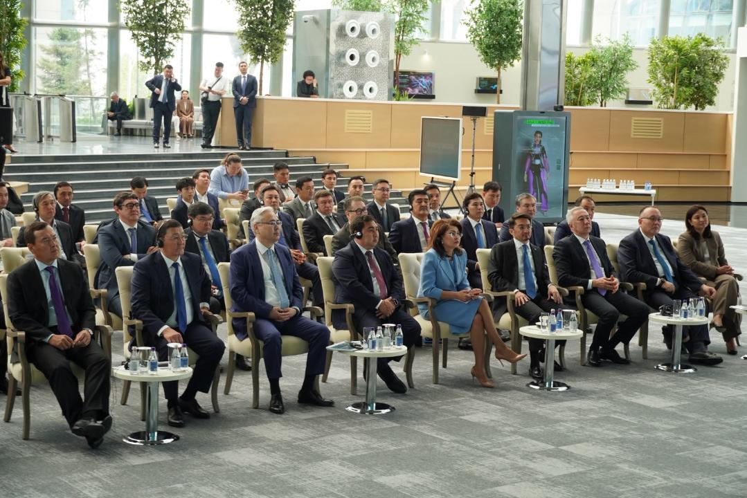 Participants at a strategic artificial intelligence seminar for government leaders and regional mayors in Astana